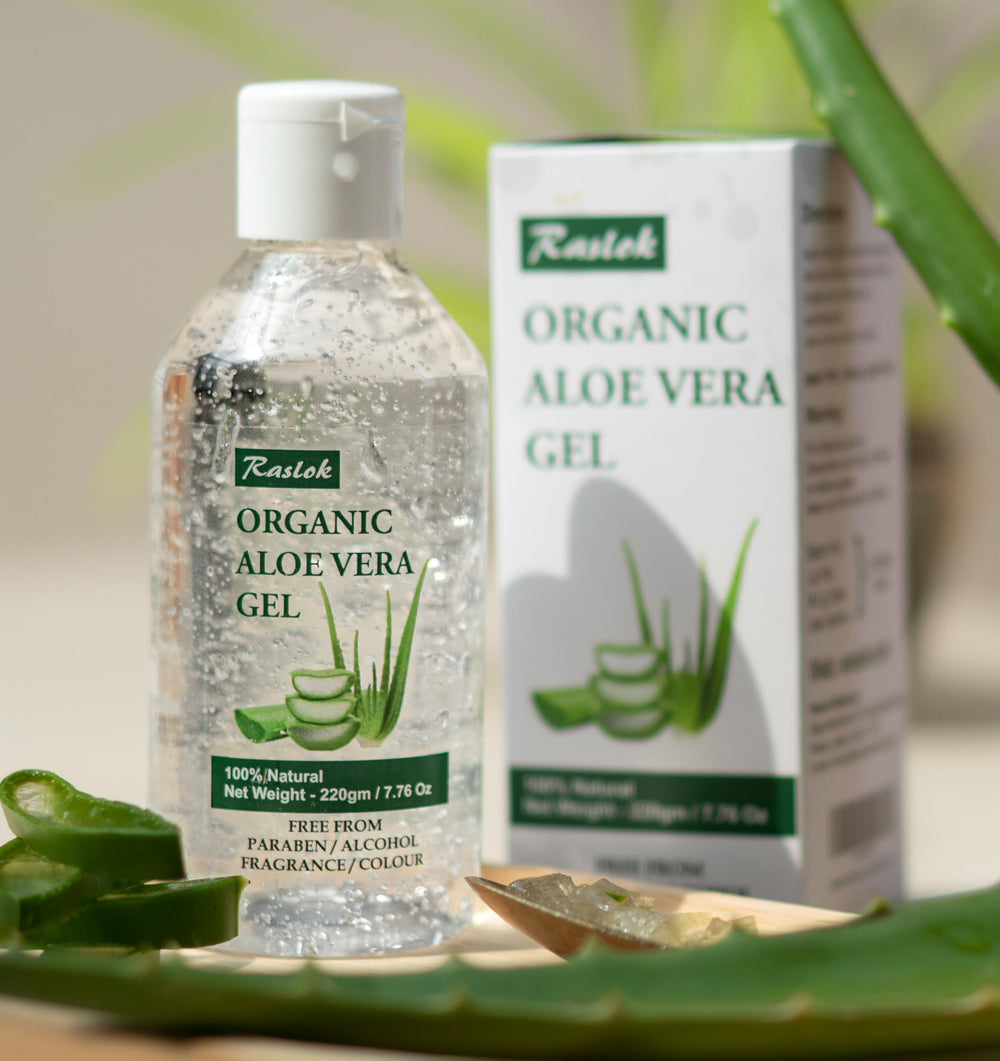 Aplicación suave de Raslok en rostro y cabello para hidratación ligera.