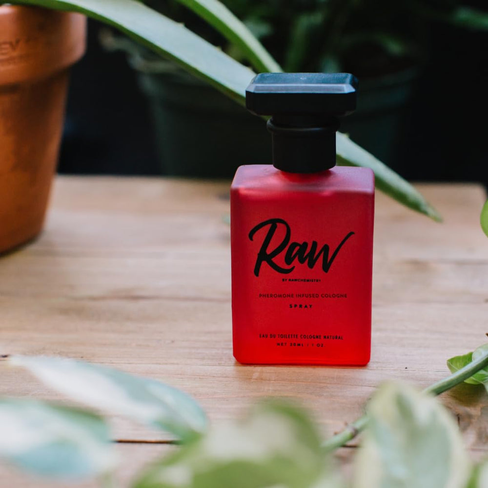 RawChemistry Perfume masculino con feromonas para momentos especiales.