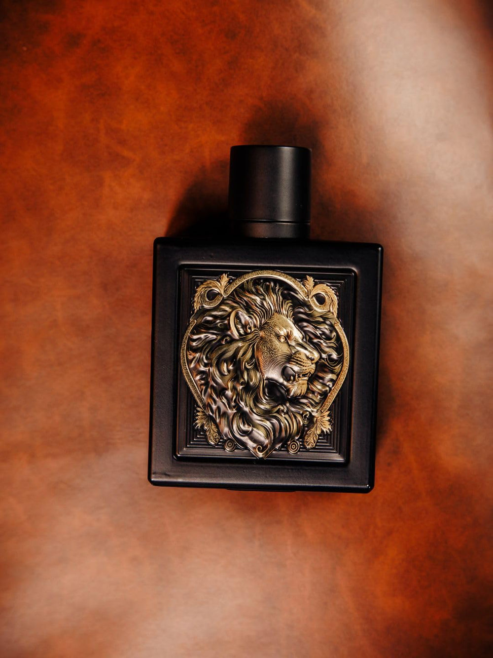 Rayhaan Lion EDP atomizador ideal para uso diario.
