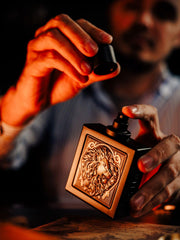 Rayhaan Lion EDP notas aromáticas para presencia memorable.