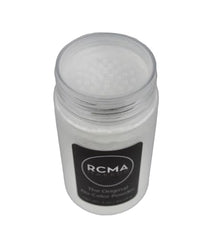 RCMA No Color Powder, textura ultrafina que se funde sin cambiar la base.