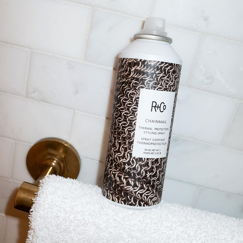R+Co Chainmail aceites almendra aguacate nutren y mejoran manejabilidad.
