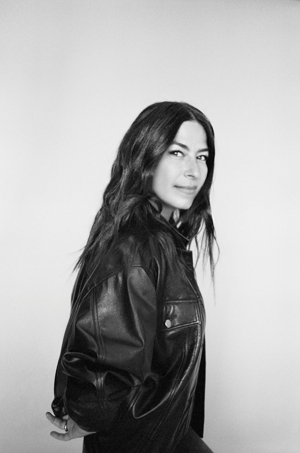 Rebecca Minkoff Bruma: fragancia de larga duración para dejar una impresión sutil.