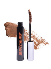 Redhead Revolution Gingerlash Mascara, brosse en action et teinte rouge-brun naturelle.
