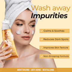 Refined Radiance muestra textura cremosa que genera espuma suave durante la limpieza