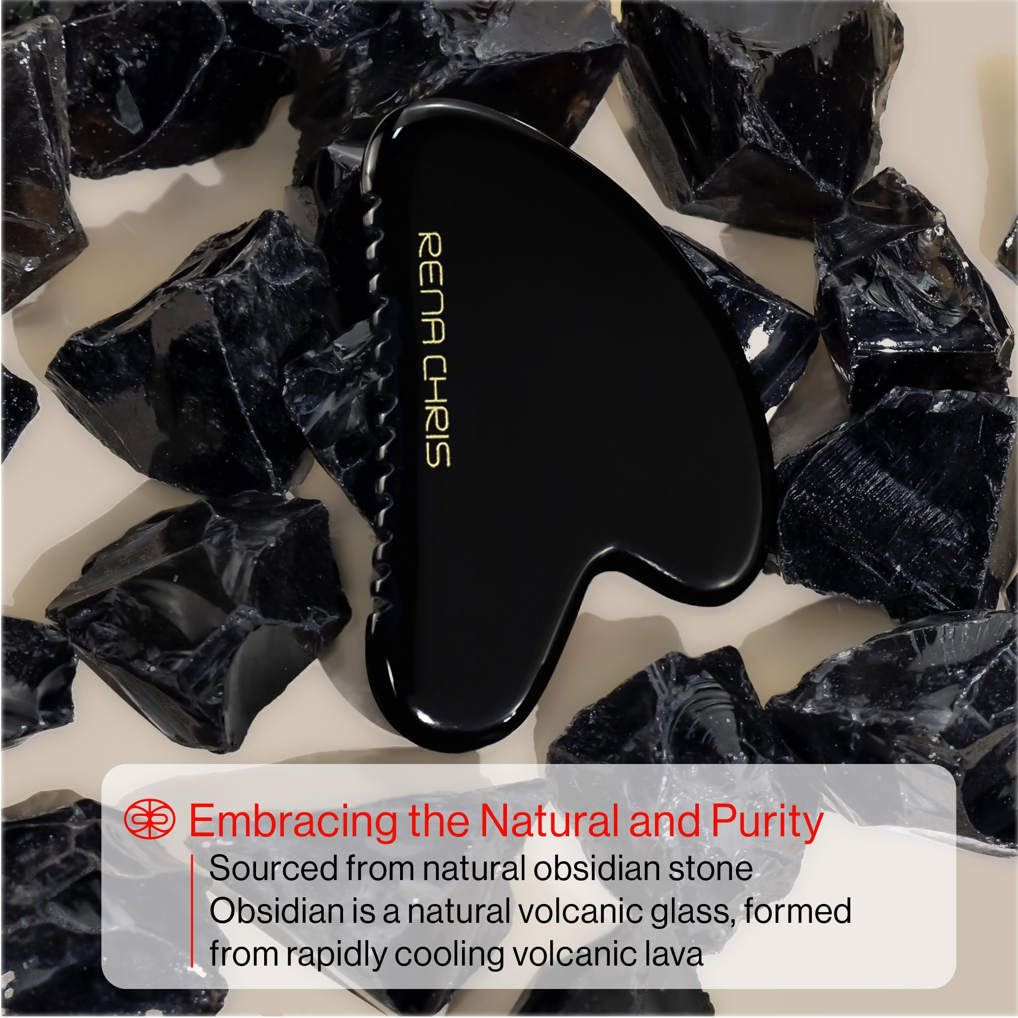 Rena Chris gua sha obsidiana perfil mandibular para definir contorno.