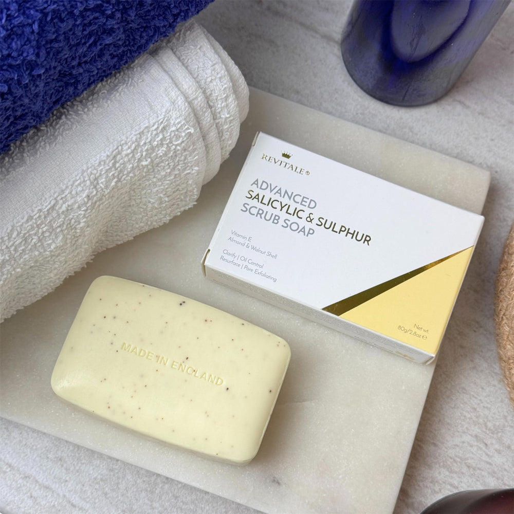 REVITALE Vitamina E protege e hidrata la piel entre lavados.