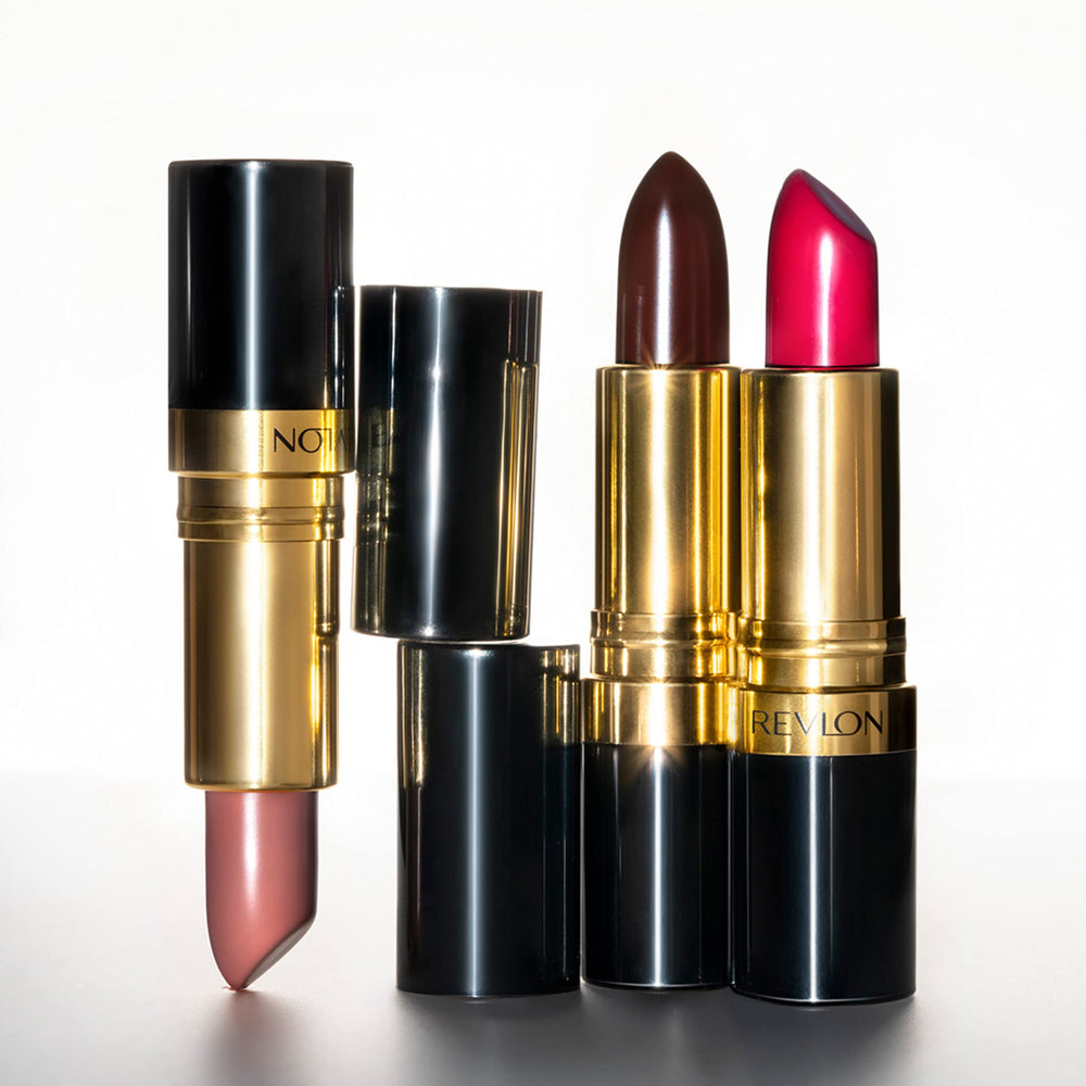 Aplicación nocturna con acabado cremoso REVLON en cerezo negro