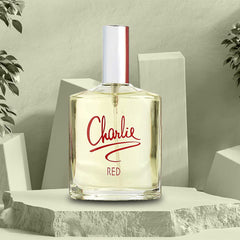 Muestra frontal del spray REVLON Charlie Red EDT para mujer.