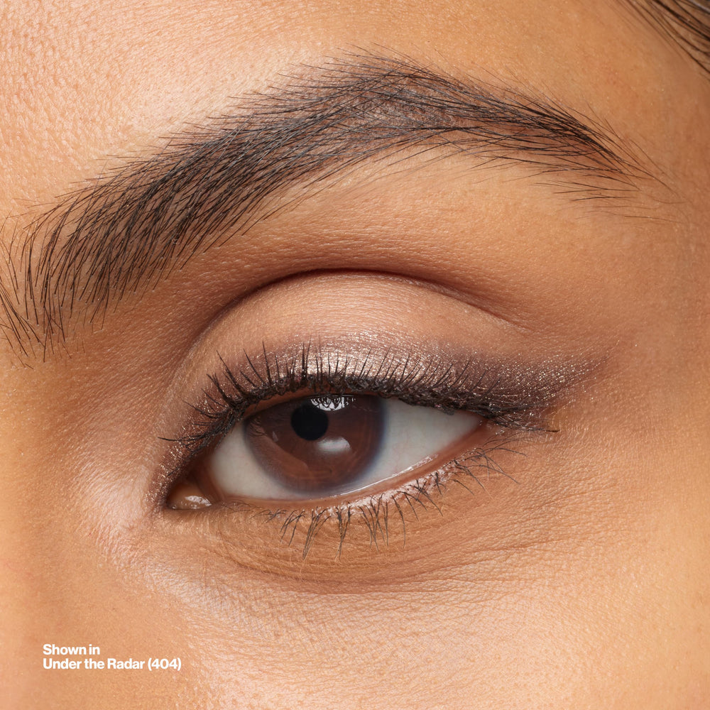 REVLON ColorStay Multiplayer tono 404 Bajo el Radar: ideal para delinear y difuminar con un solo producto.