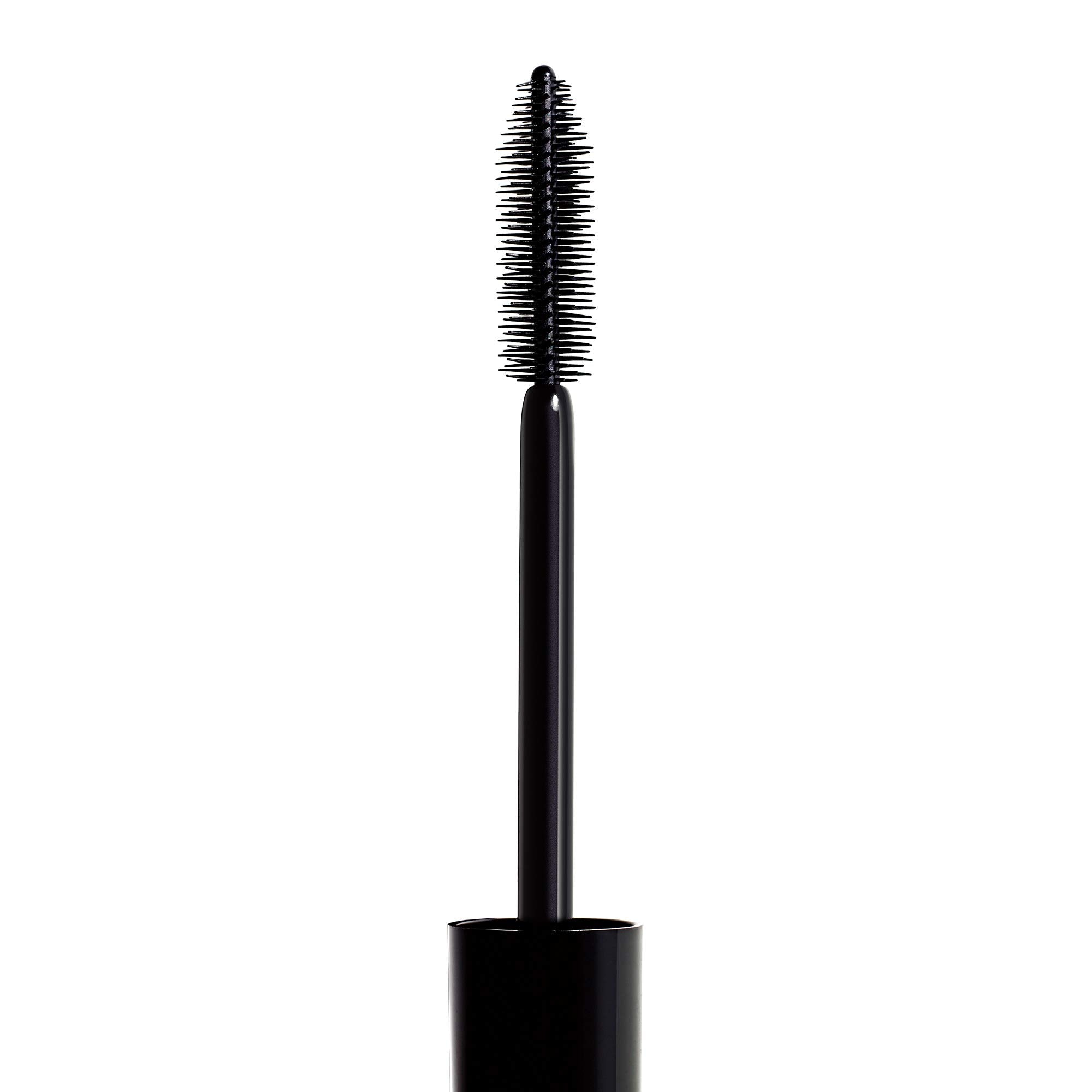 REVLON So Fierce Mascara con pestañas separadas y elevadas durante 24 horas.