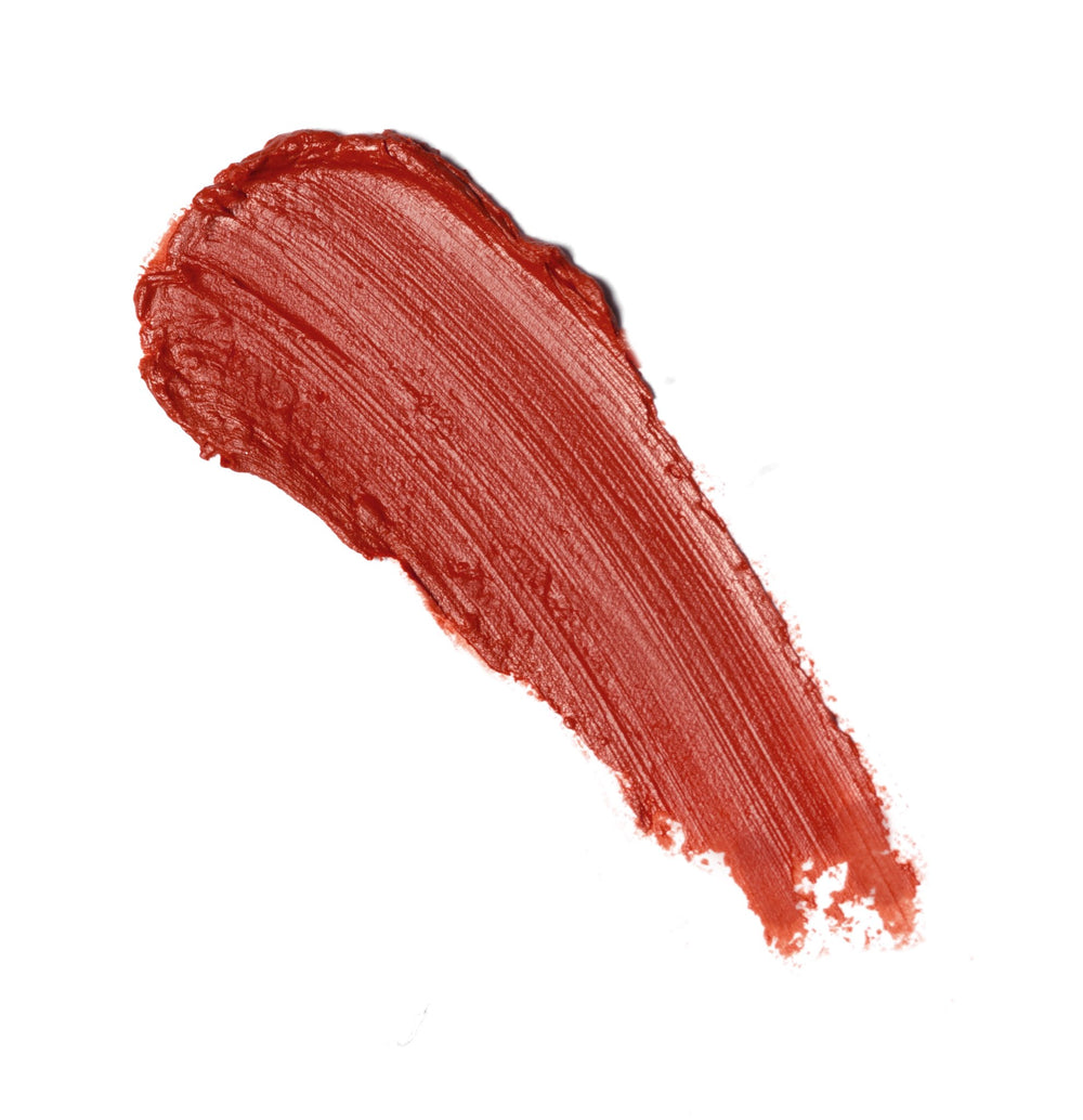 REVLON Super Lustrous Lipstick barra cremosa cerca: textura ligera para uso cómodo.