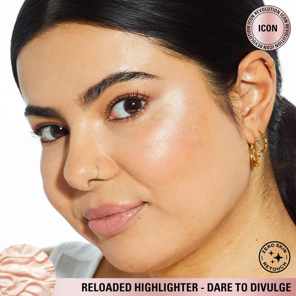 Revolution Reloaded Highlighter iluminación suave de las esquinas internas de los ojos.