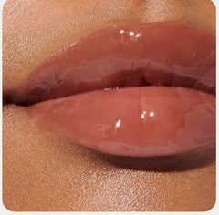 Rhode Peptide Lip Tint Toast – fini gloss soyeux qui n’assèche pas les lèvres.