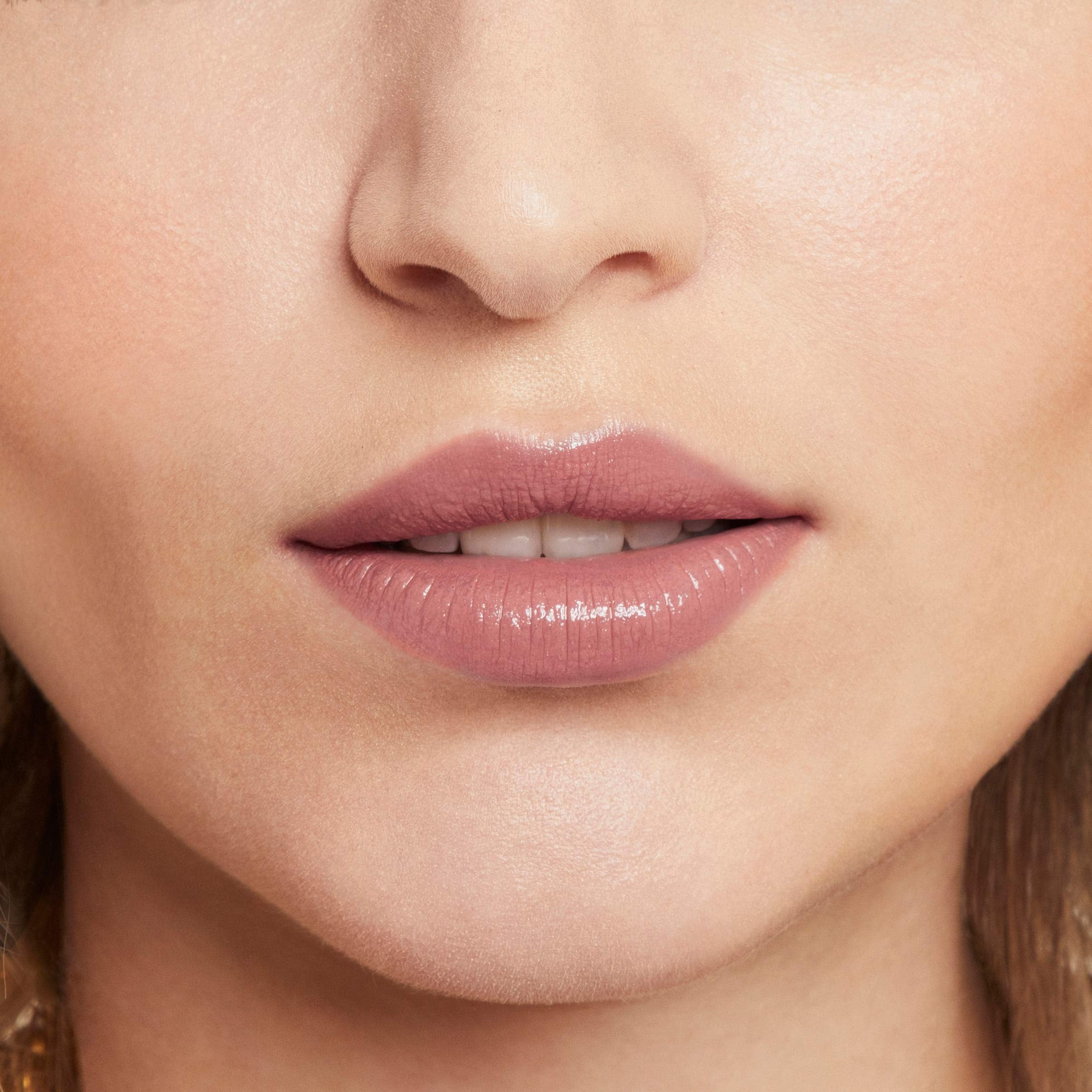 Provocalips color duradero de 16 horas en labios definidos.