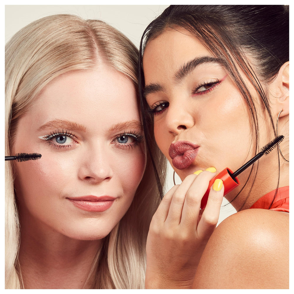 Rimmel Curve Alert: pestañas curvadas y definidas para mayor impacto.