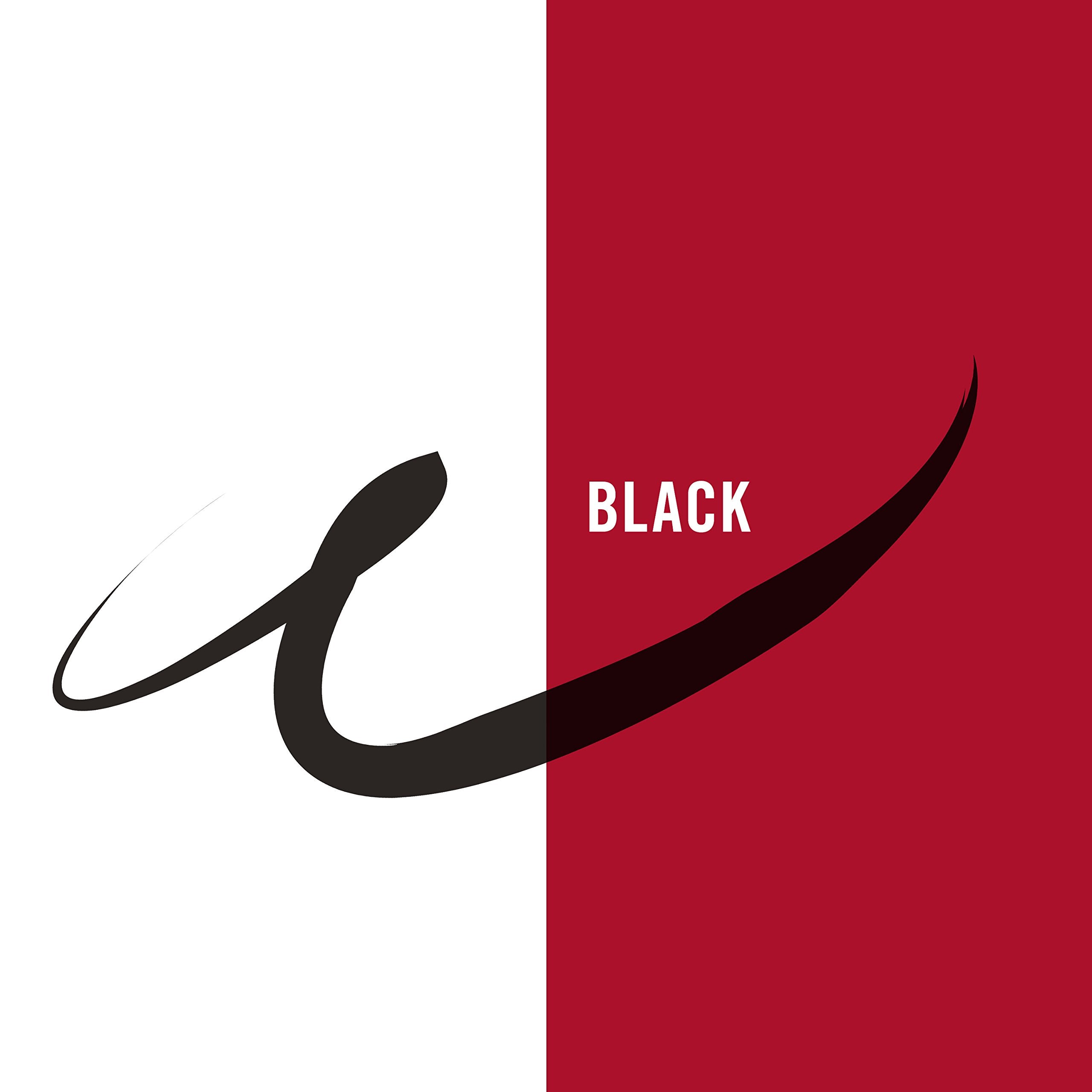 Rimmel Scandaleyes delineador gel, color negro intenso para definición marcada.
