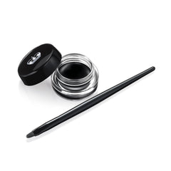 Delineador gel negro de Rimmel Scandaleyes resistente al agua para mayor duración.