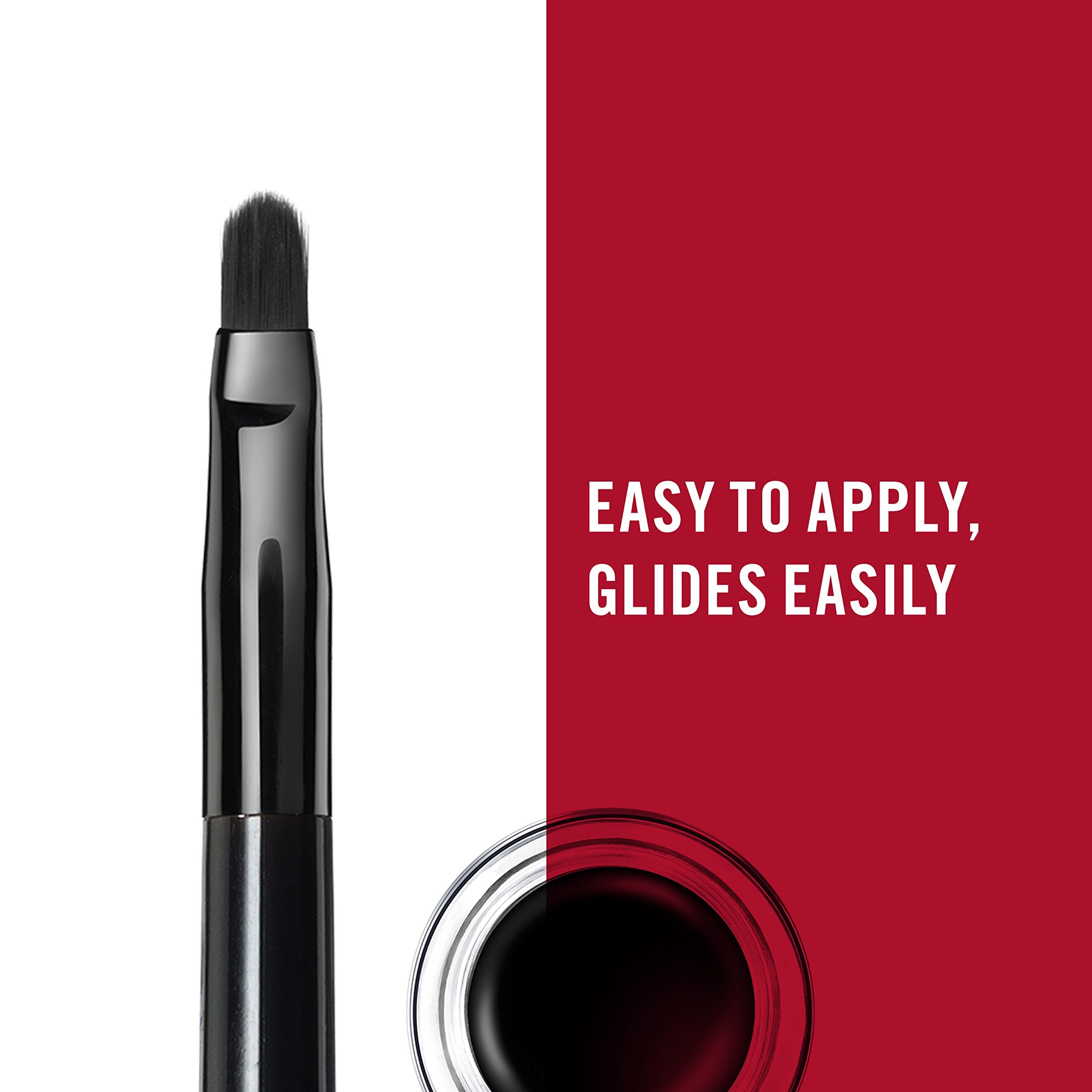 Rimmel Scandaleyes delineador gel, textura cremosa, ofrece deslizamiento suave.