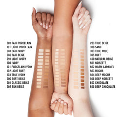 Rimmel Stay Matte Liquid Mousse, cobertura media a alta para tono uniforme.