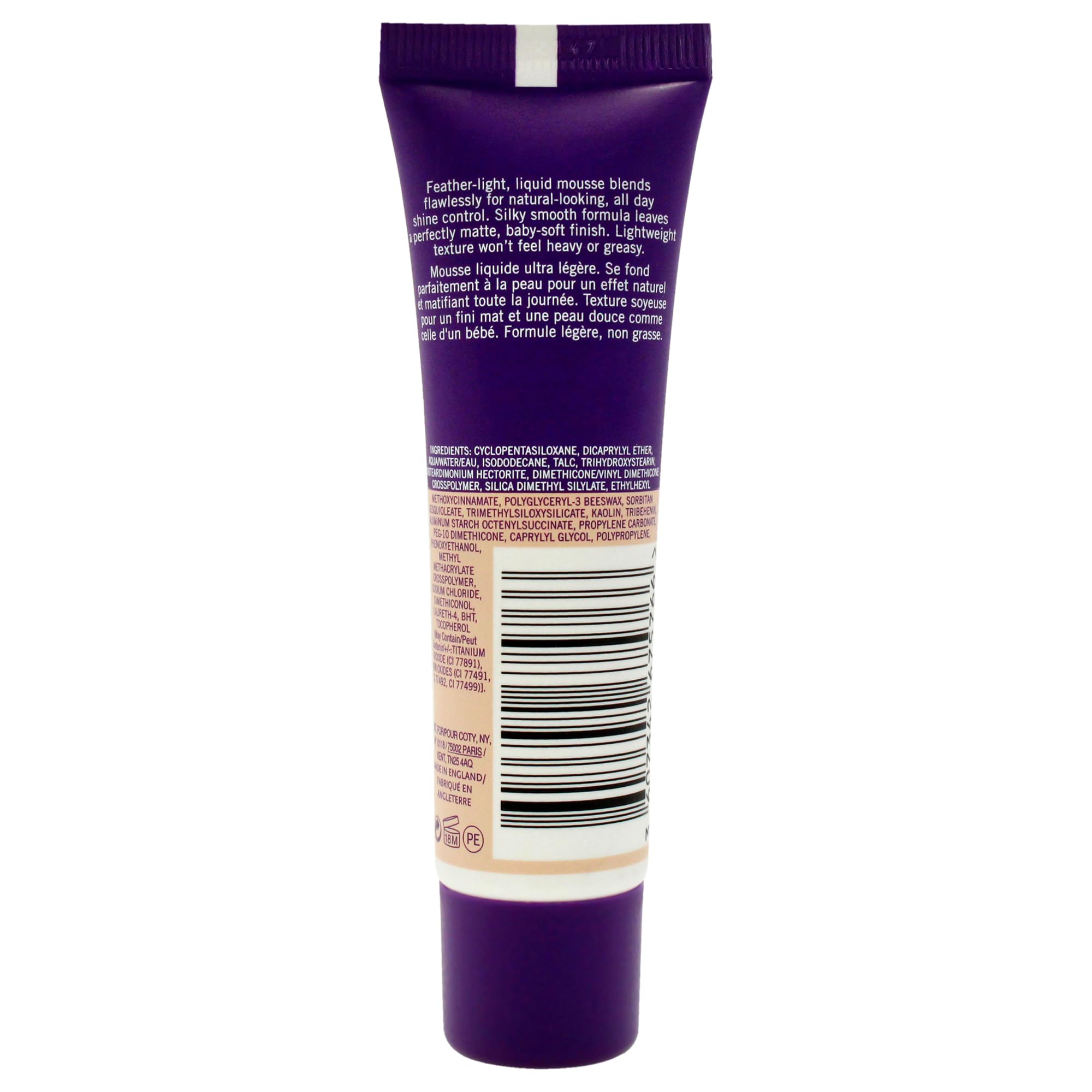 Rimmel Stay Matte Mousse 010 Porcelana Clara, textura aireada, cobertura cómoda que respira.