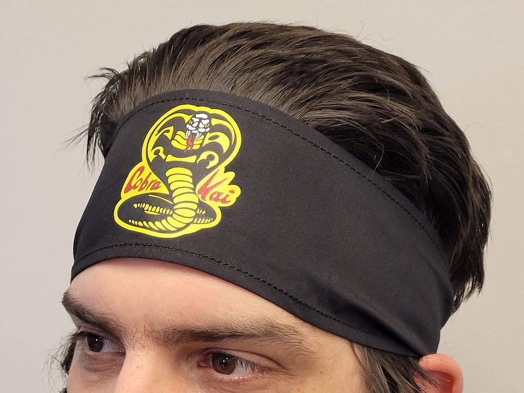 Ripple Junction Cobra Kai headband de algodón suave para uso diario.