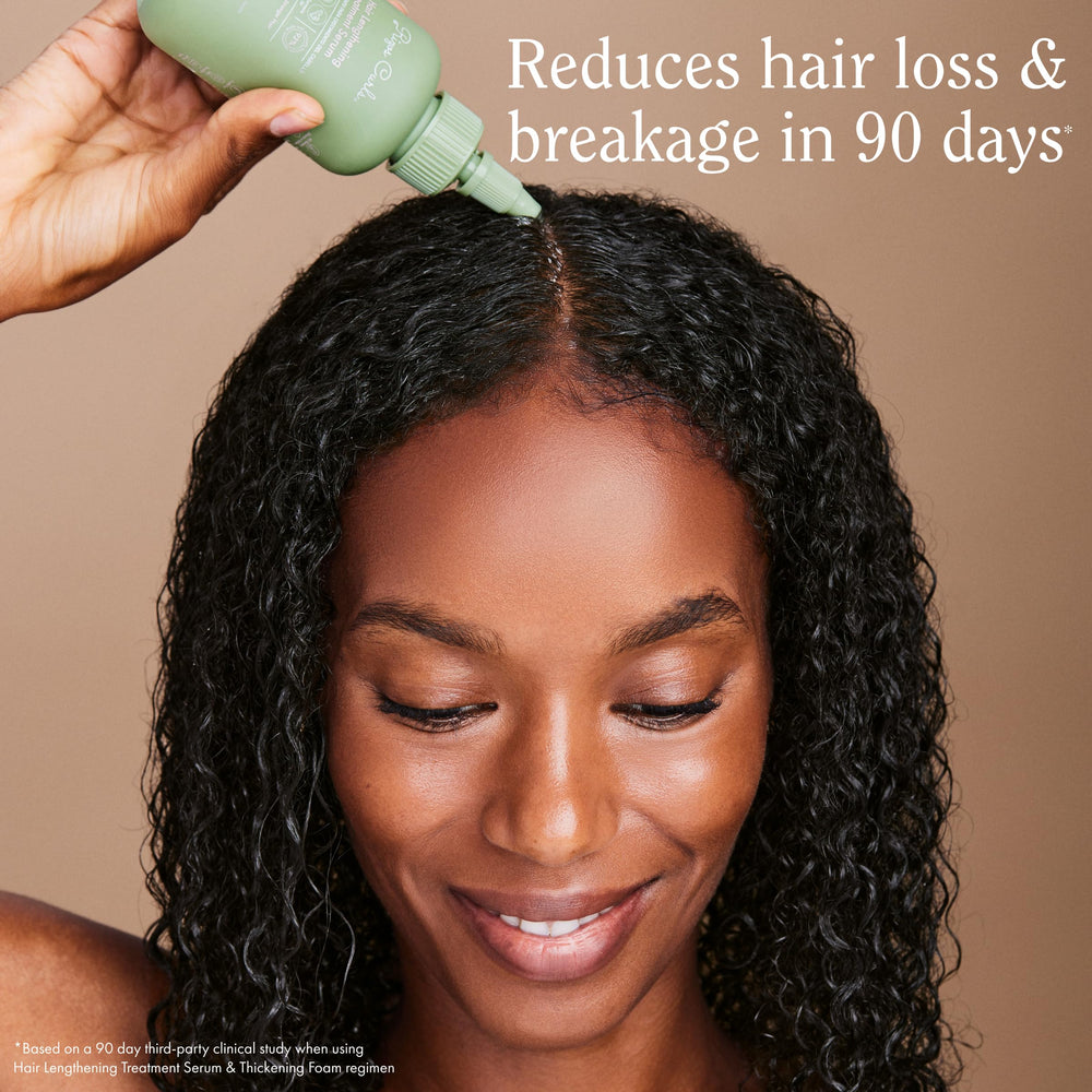 Masaje capilar con Rizos Curls Serum para mejor absorción