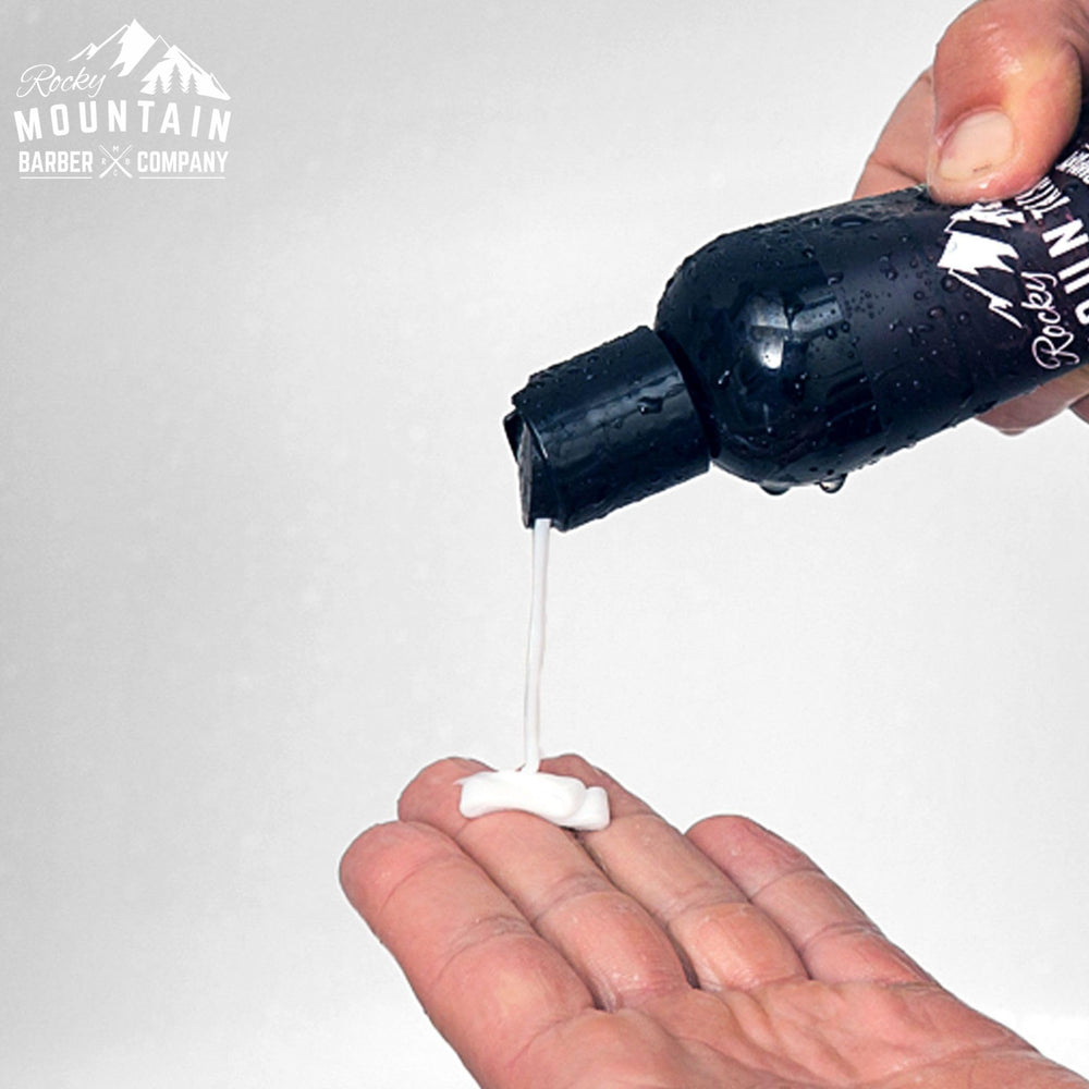 Rocky Mountain Barber Company Acondicionador entrega brillo natural al cabello.
