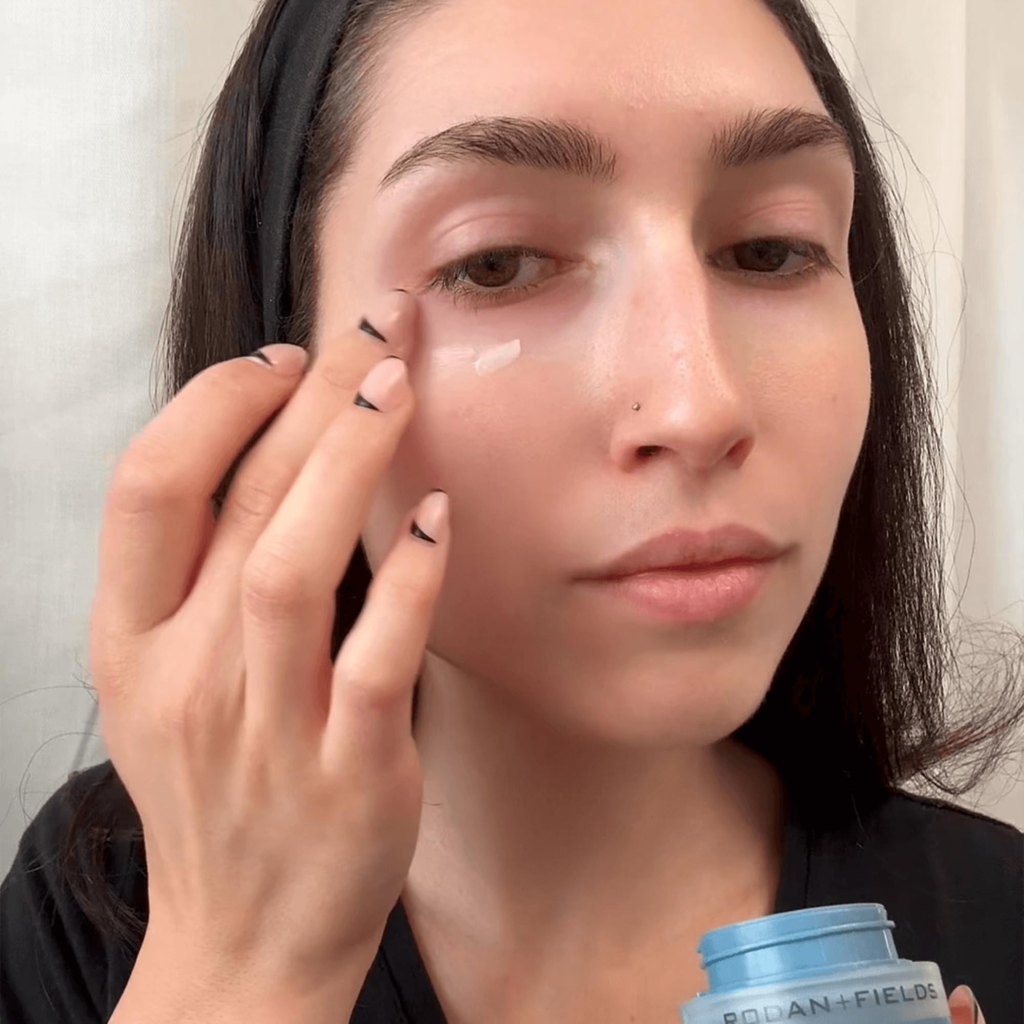 Application matin et soir de Rédefine, massage doux