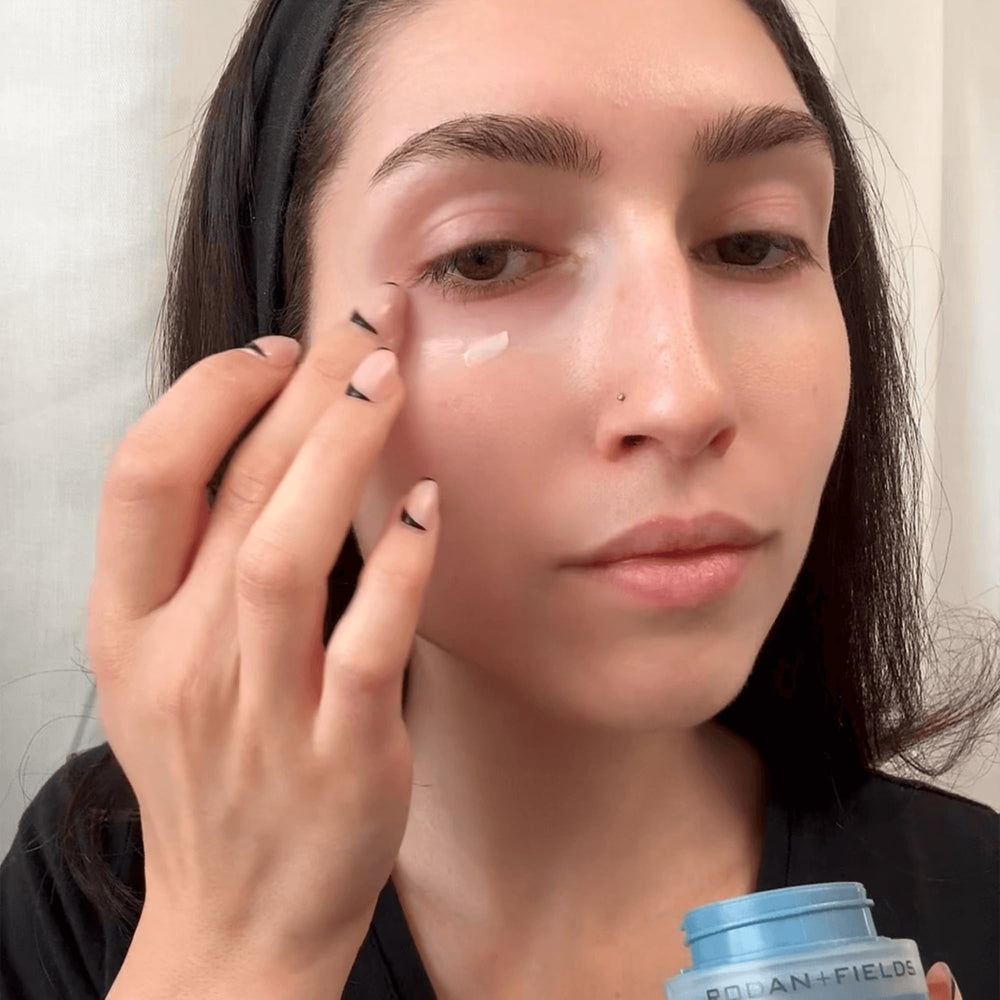 Application matin et soir de Rédefine, massage doux