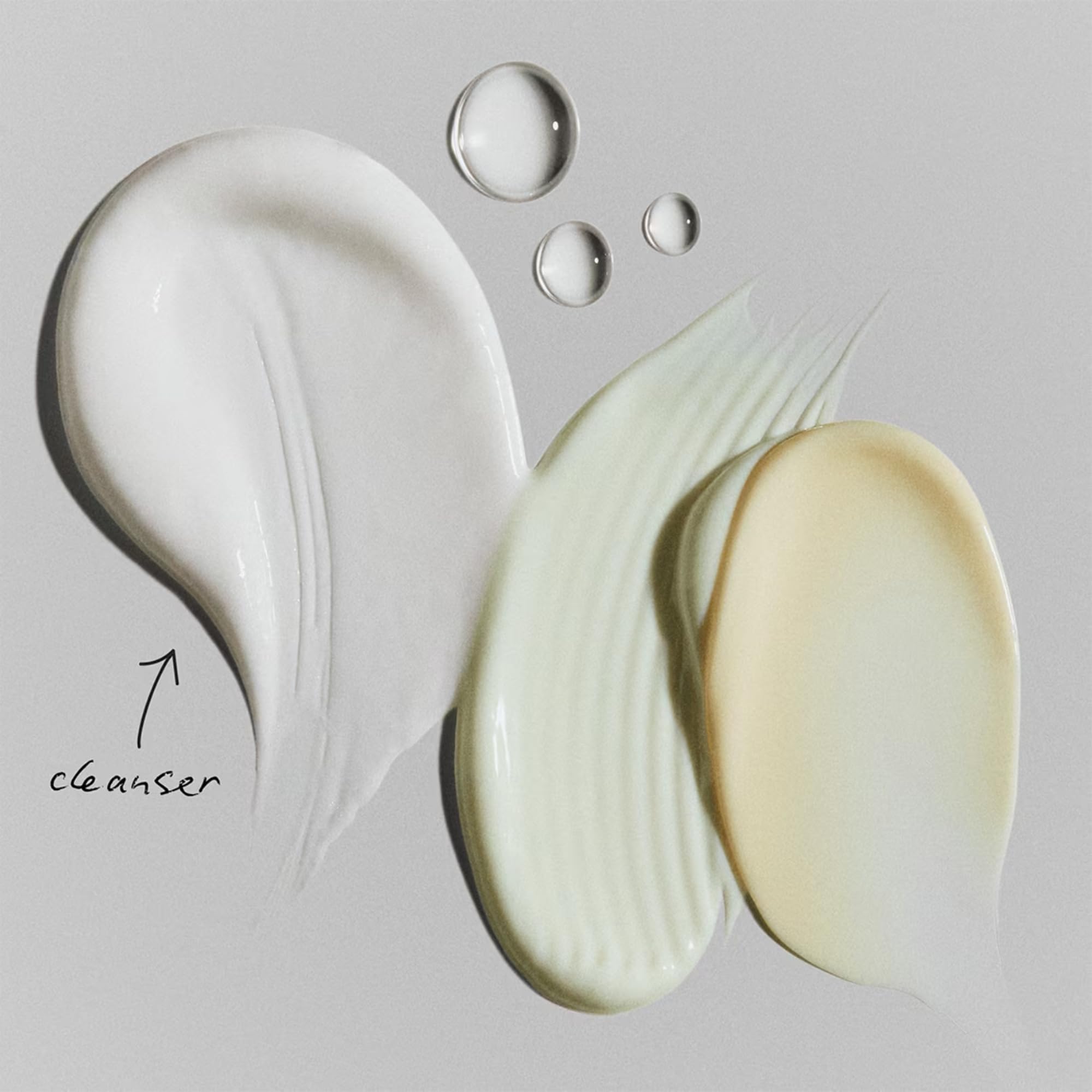 RODAN + FIELDS Reverse Exfoliating Cleanser, textura cremosa para exfoliación diaria.