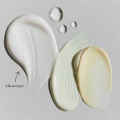 RODAN + FIELDS Reverse Exfoliating Cleanser, textura cremosa para exfoliación diaria.
