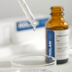 ROLANYIN Alpha Arbutin 2% + HA, envase libre de crueldad para piel sensible.