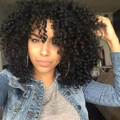 Peluca rosmile con rizo natural afro y flequillo para look auténtico.