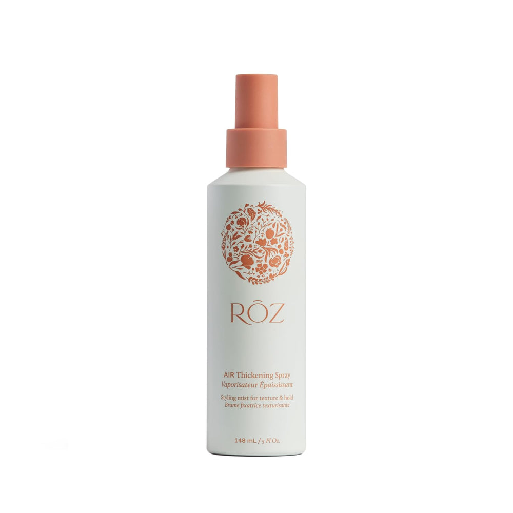RŌZ Air Thickening Spray en botella ofrece volumen inmediato para el cabello