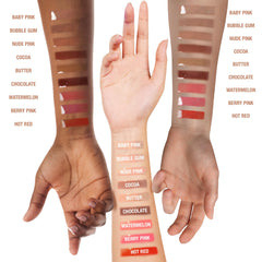 Ruby Kisses Broadway Vita-Lip tono mantequilla en tono marrón suave para realzar labios.