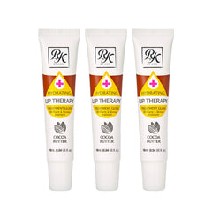 Tubo de Ruby Kisses Lip Therapy con manteca de cacao para labios hidratados.
