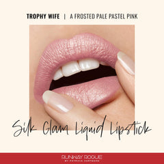 Runway Rogue Silk Glam Trophy Wife, nuance nacrée, fini durable sans transfert.