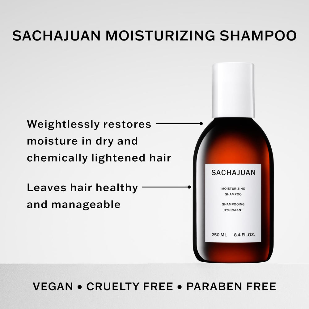 Texture crèmeuse du Shampoing SACHAJUAN qui enveloppe les cheveux lors du lavage.