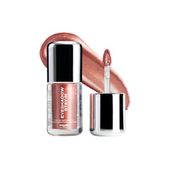Sacheu Eyeshadow STAY-N con aplicador suave para una aplicación precisa.