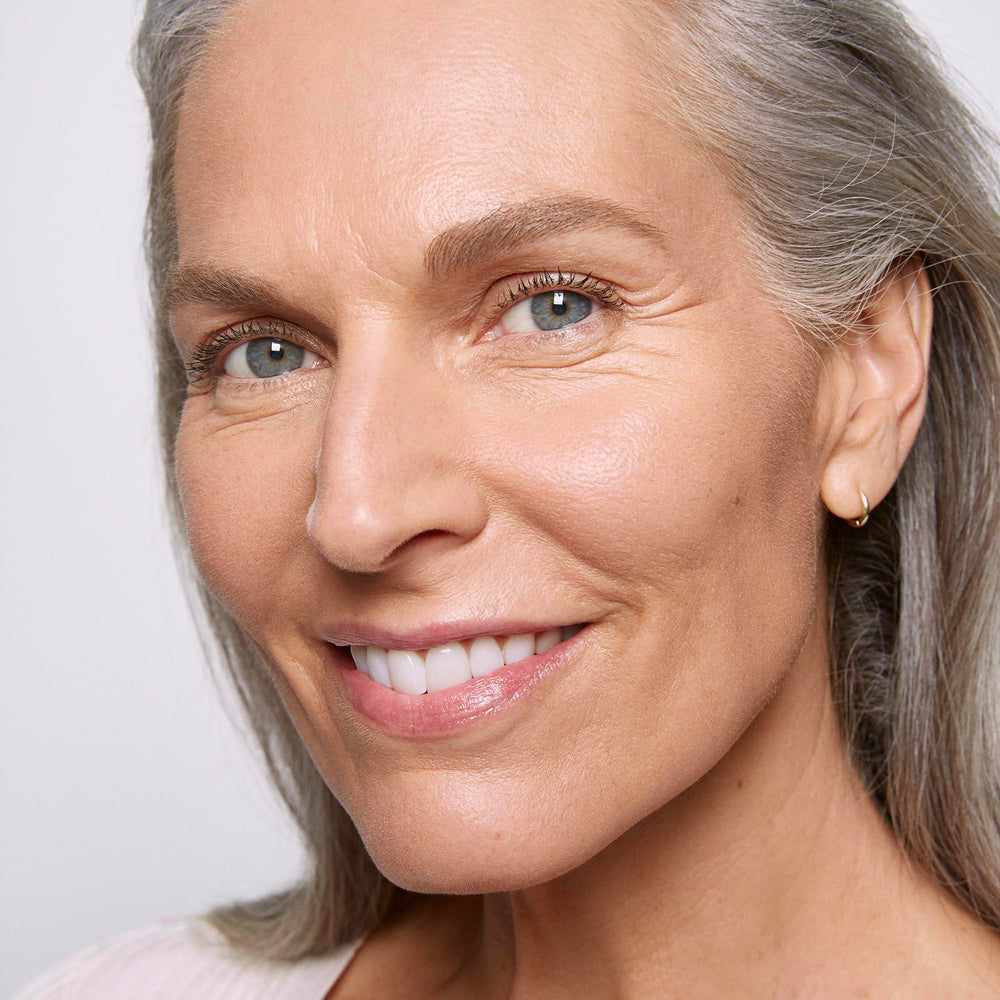 Saie Airset poudre libre translucide texture légère qui peut aider à sceller le maquillage