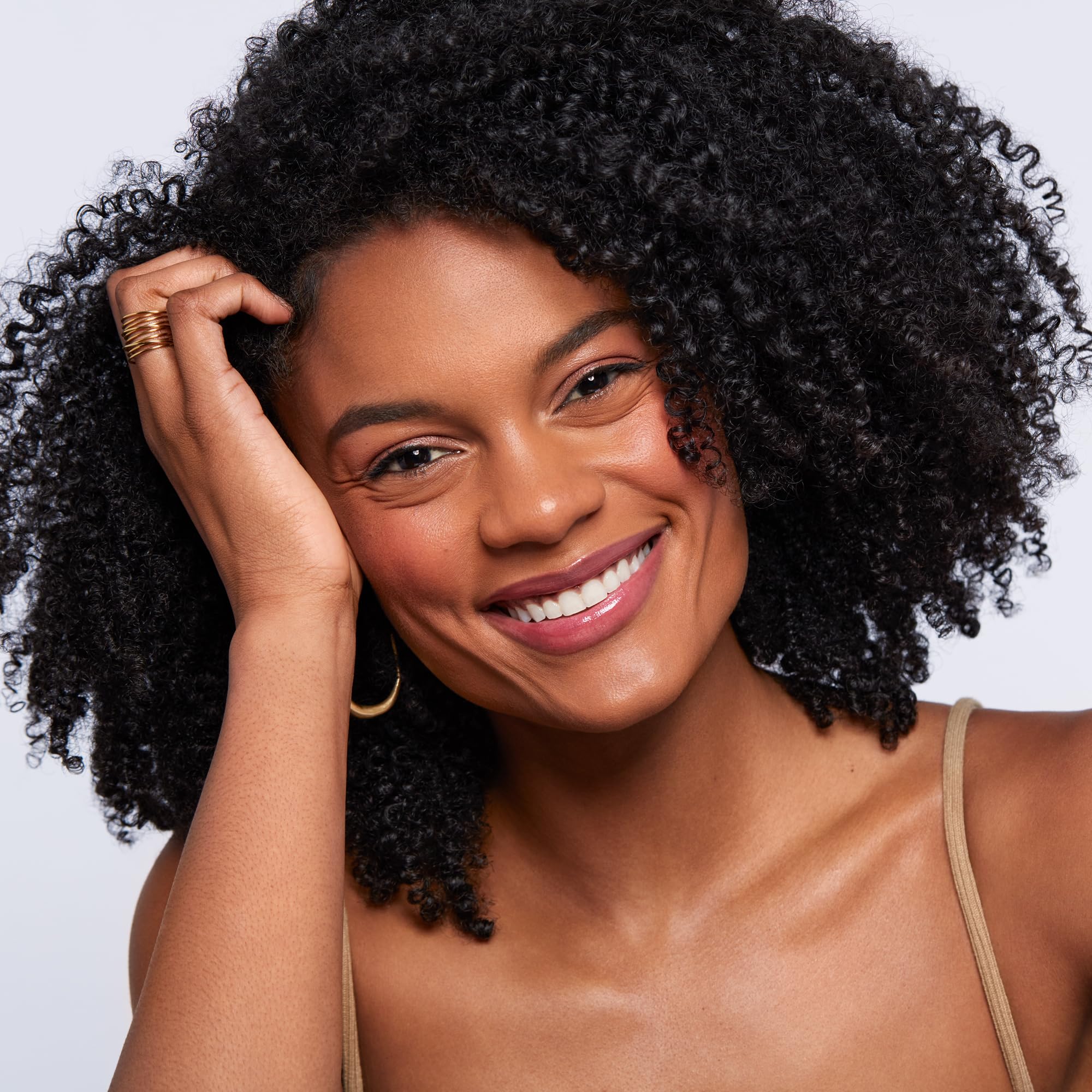 Extraits de réglisse, sureau et onagre dans le Saie Dew Liquid Blush.