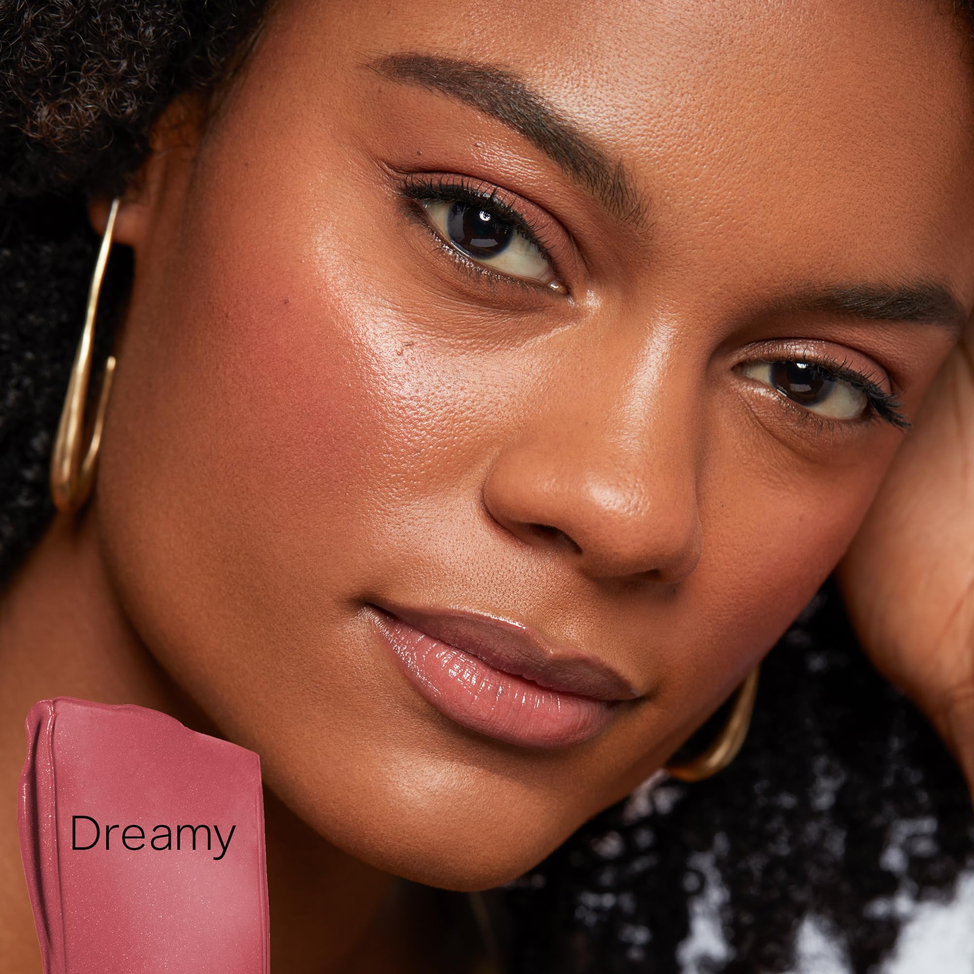 Neuf teintes Saie Dew Liquid Blush pour tous les tons de peau.