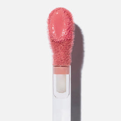 Saie Dew Liquid Blush texture creme lumineuse se fond dans la peau pour un effet lumineux.
