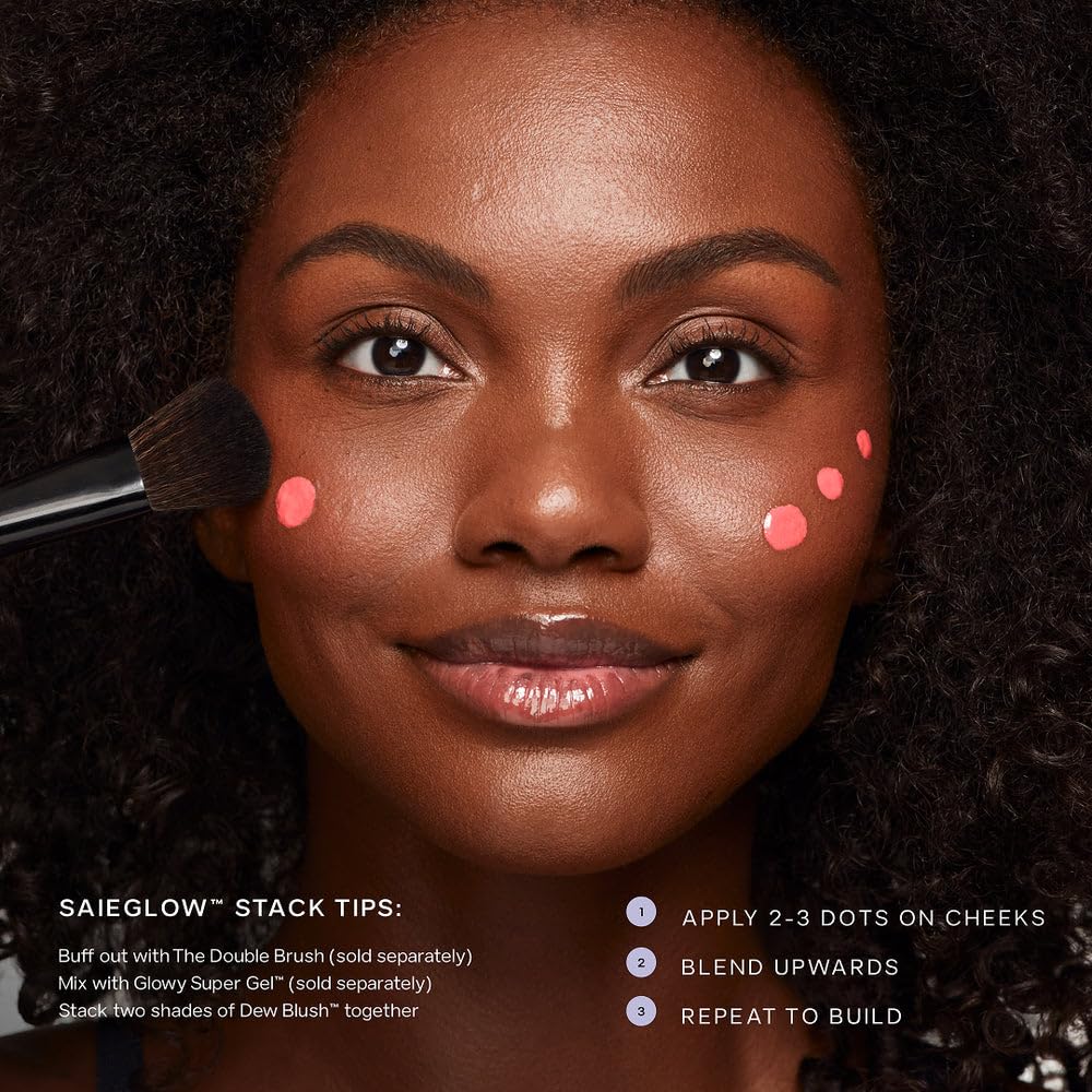 Saie Dew Liquid Blush Trio Baby teinte rose sur les pommettes