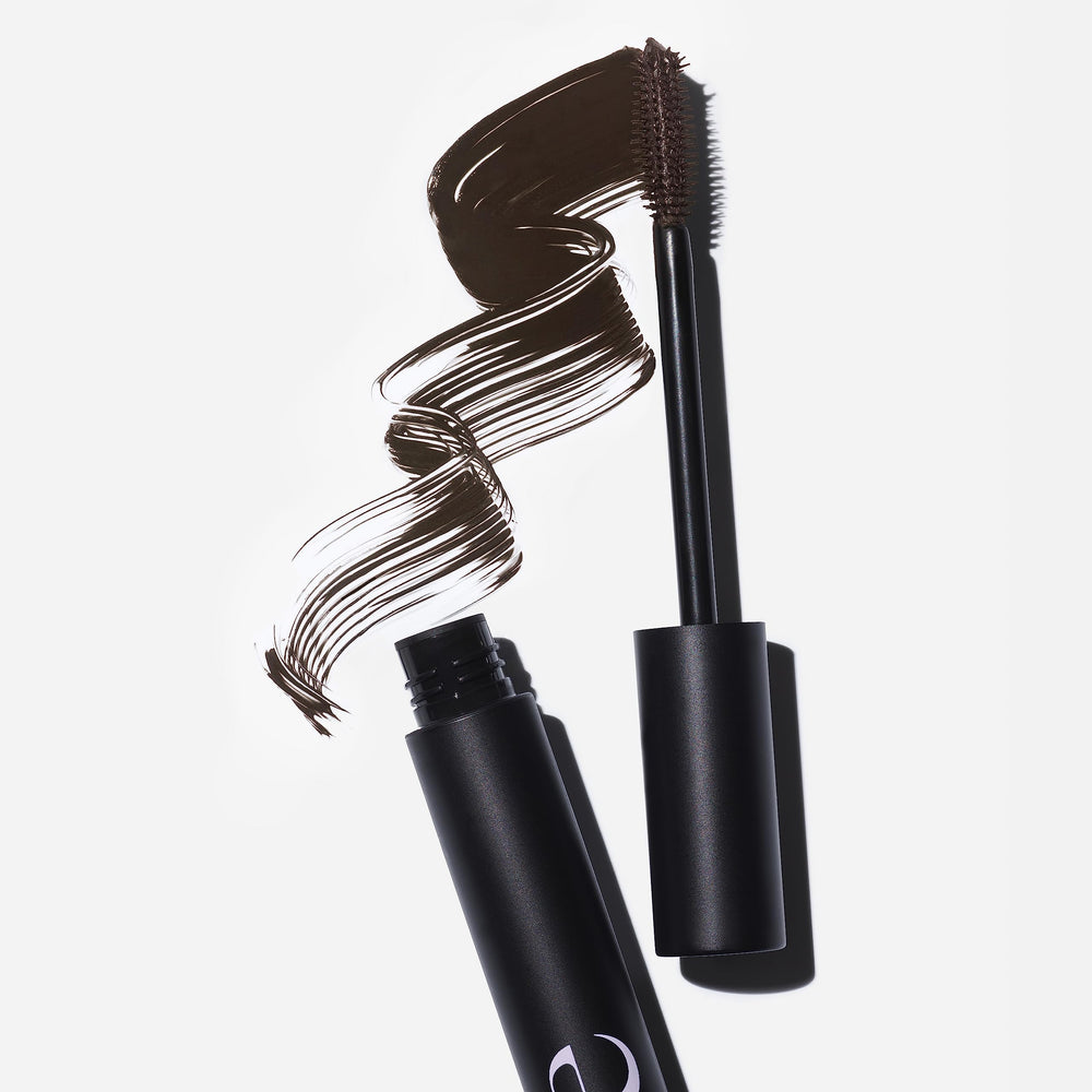 Saie Mascara 101: levantamiento de pestañas para una mirada más abierta.