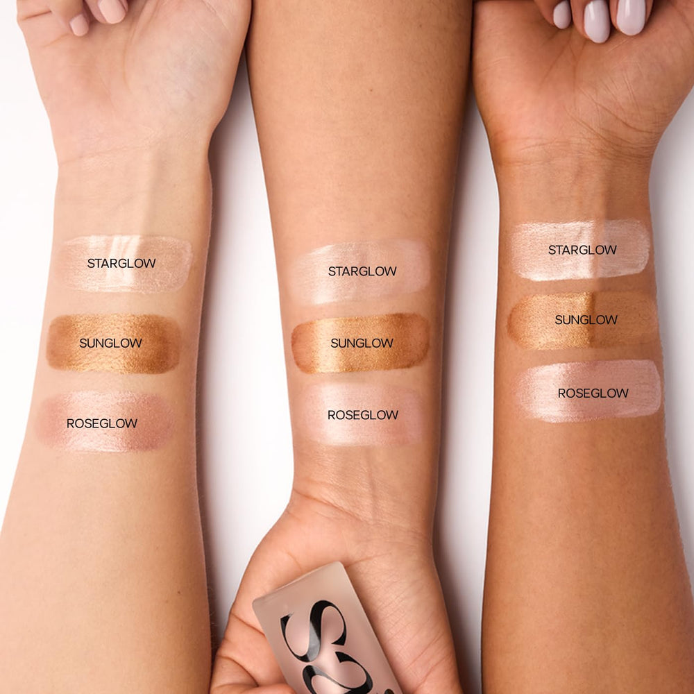 Saie Mini Glowy Super Gel en cuello y escote para glow hidratante.