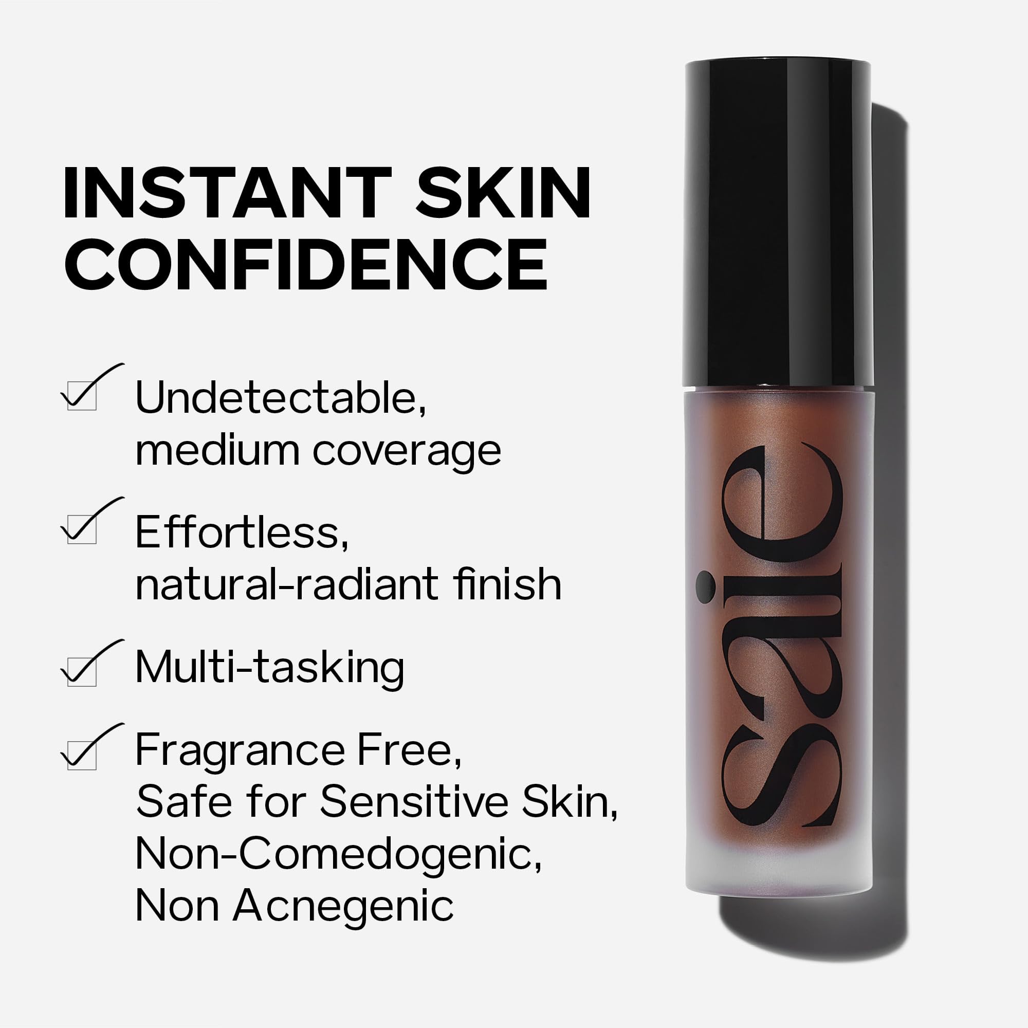 Preparación de piel con Saie Slip Tint para un aspecto uniforme.