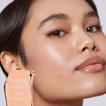 Saie Slip Tint textura brillo aporta aspecto natural al rostro.