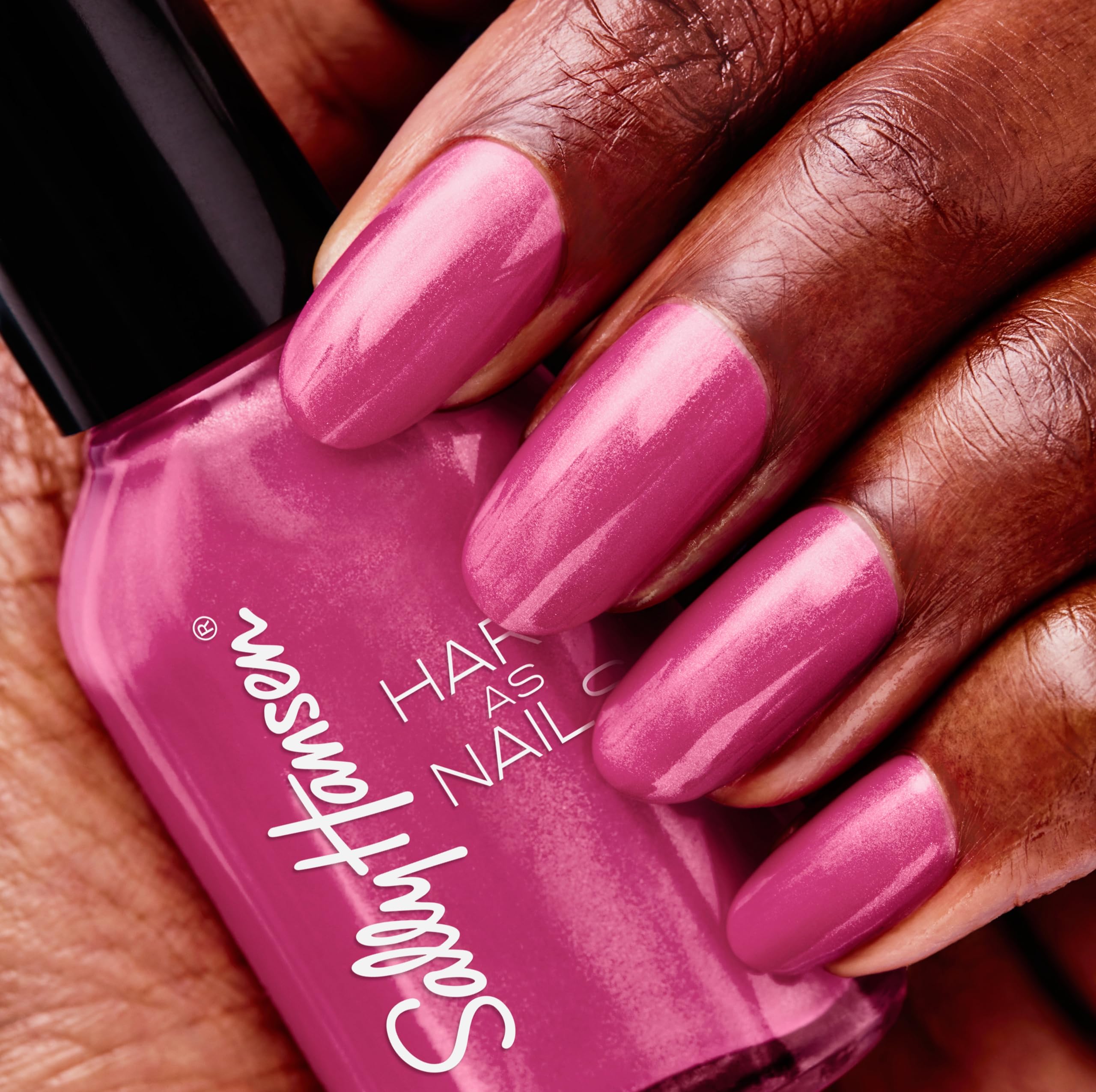 Sally Hansen Fortalecedor Pigmento Cremoso, tono uniforme y cobertura duradera.